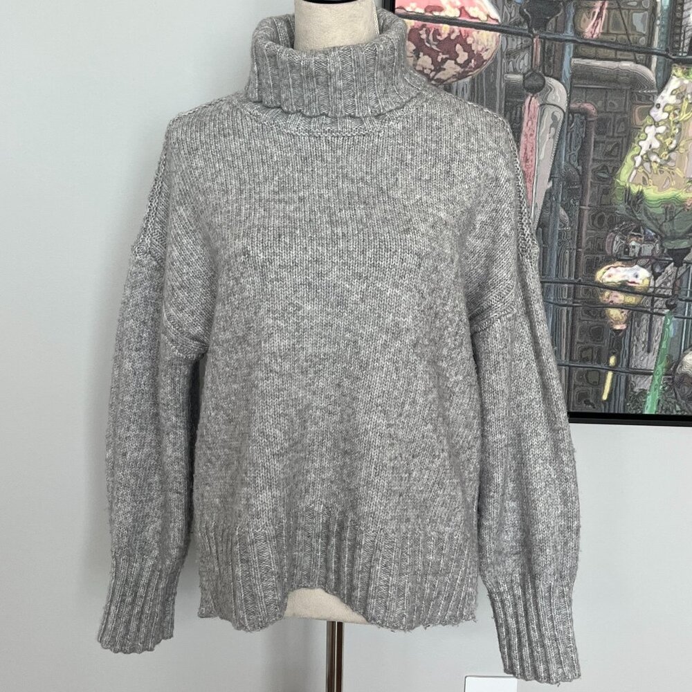 Industry Gray Turtleneck Sweater L